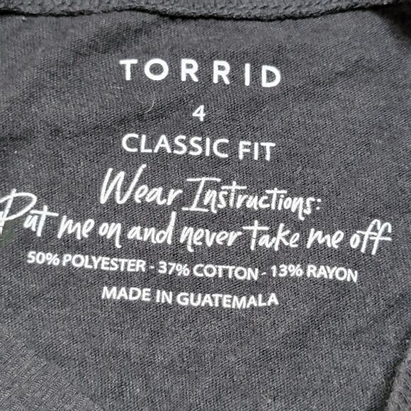 Torrid Classic Fit Black Fade Blouse w/ Floral Skull - Size 4 - Picture 4 of 5